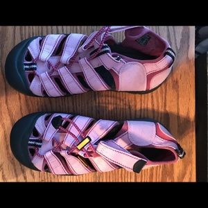 Keen Newport. Size 5. Brand new.